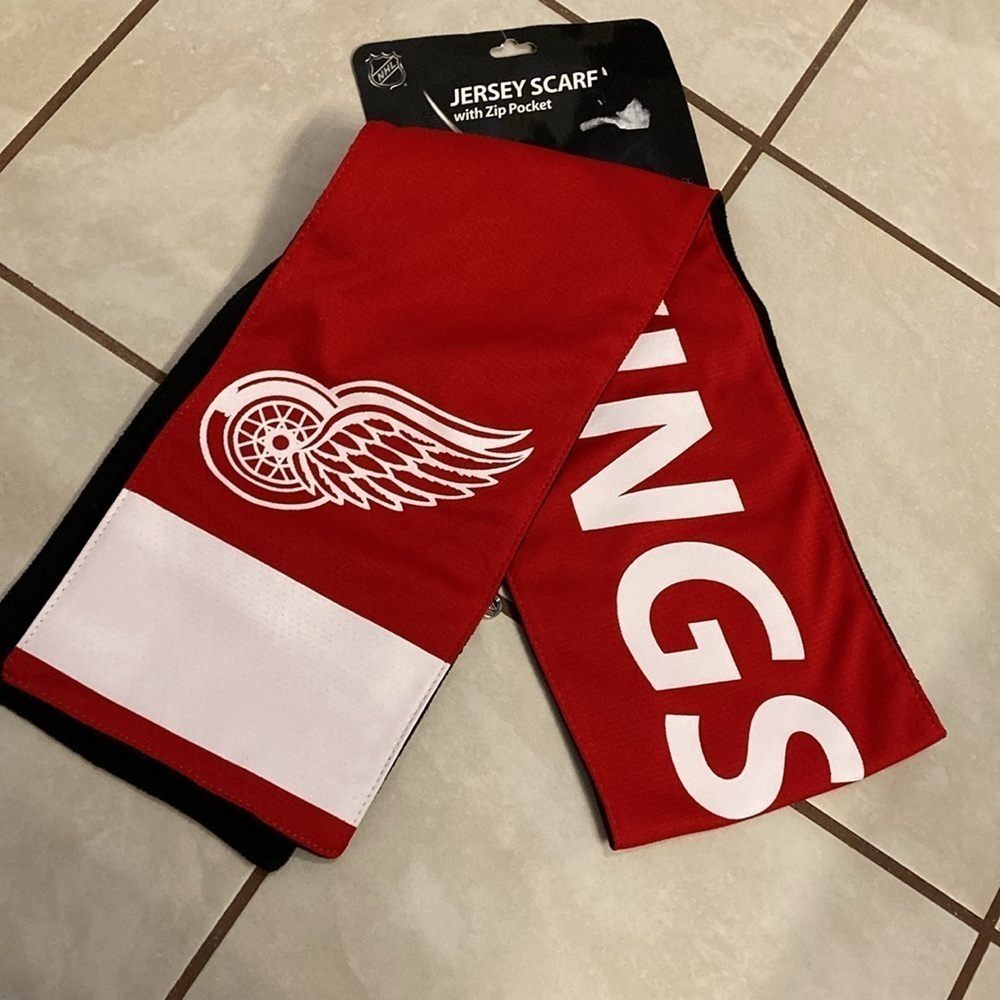 NWT Detroit Red Wings Jersey Scarf